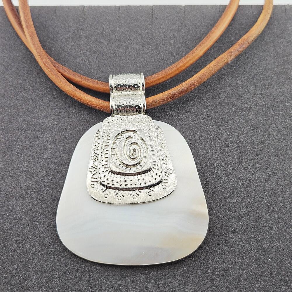 Erica Lyons Mother Of Pearl & Silver Slider Pendant Necklace Beachy Boho Surfer